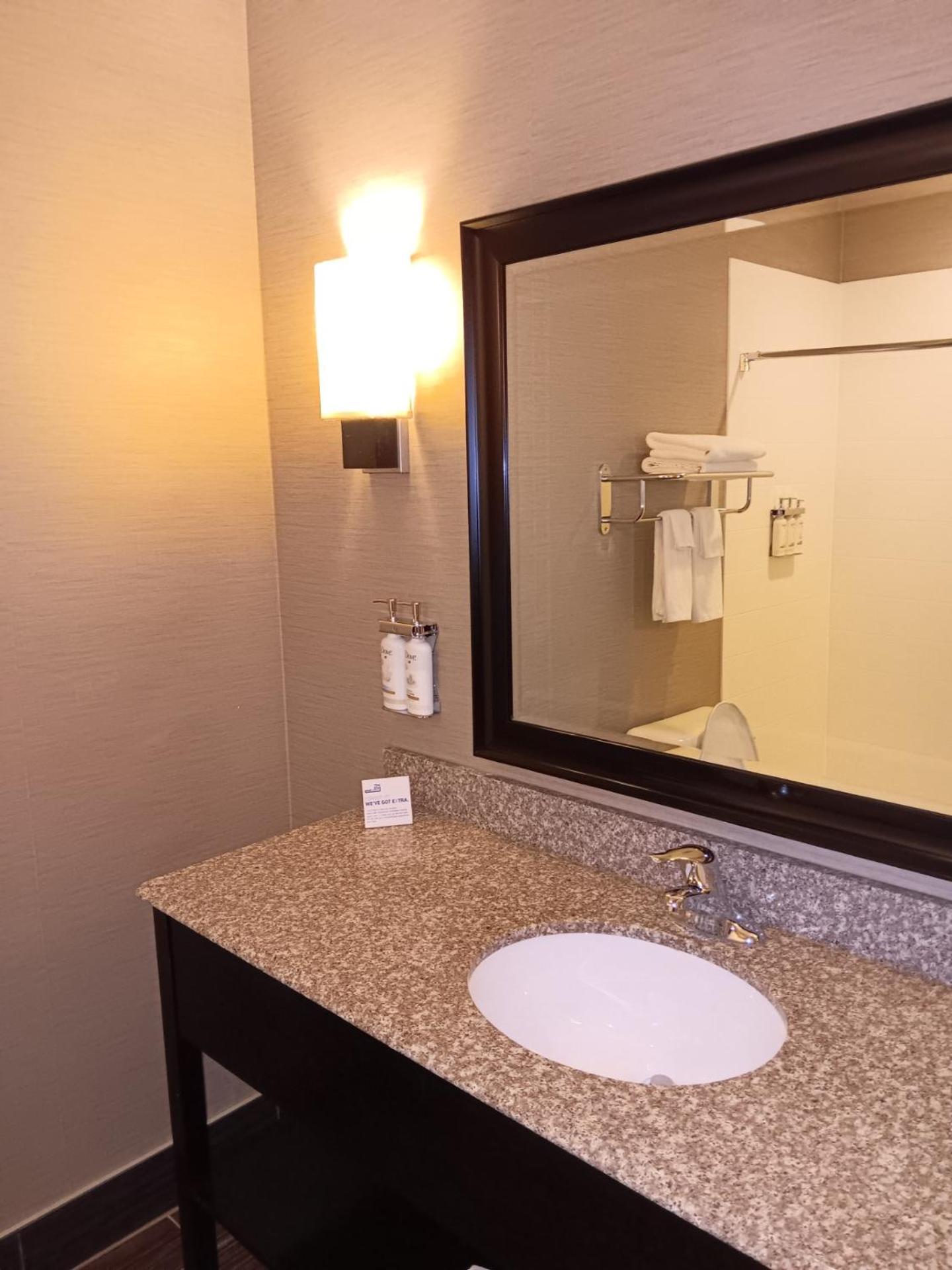 Holiday Inn Express And Suites - Bradford By Ihg Ngoại thất bức ảnh