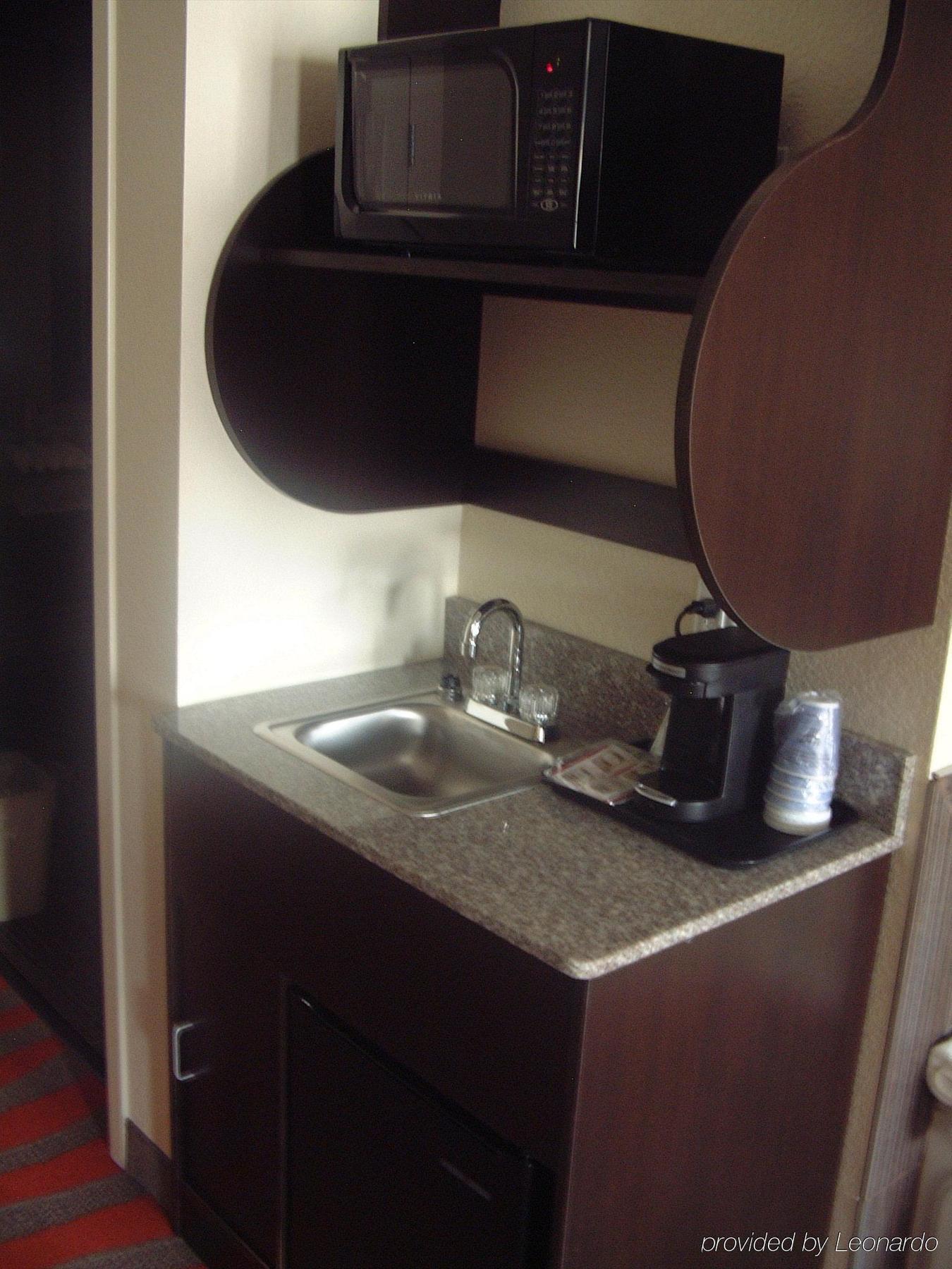 Holiday Inn Express And Suites - Bradford By Ihg Phòng bức ảnh