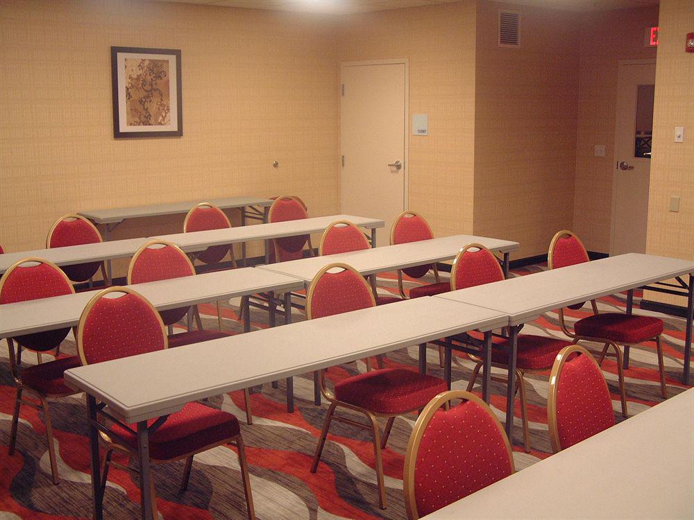 Holiday Inn Express And Suites - Bradford By Ihg Kinh doanh bức ảnh